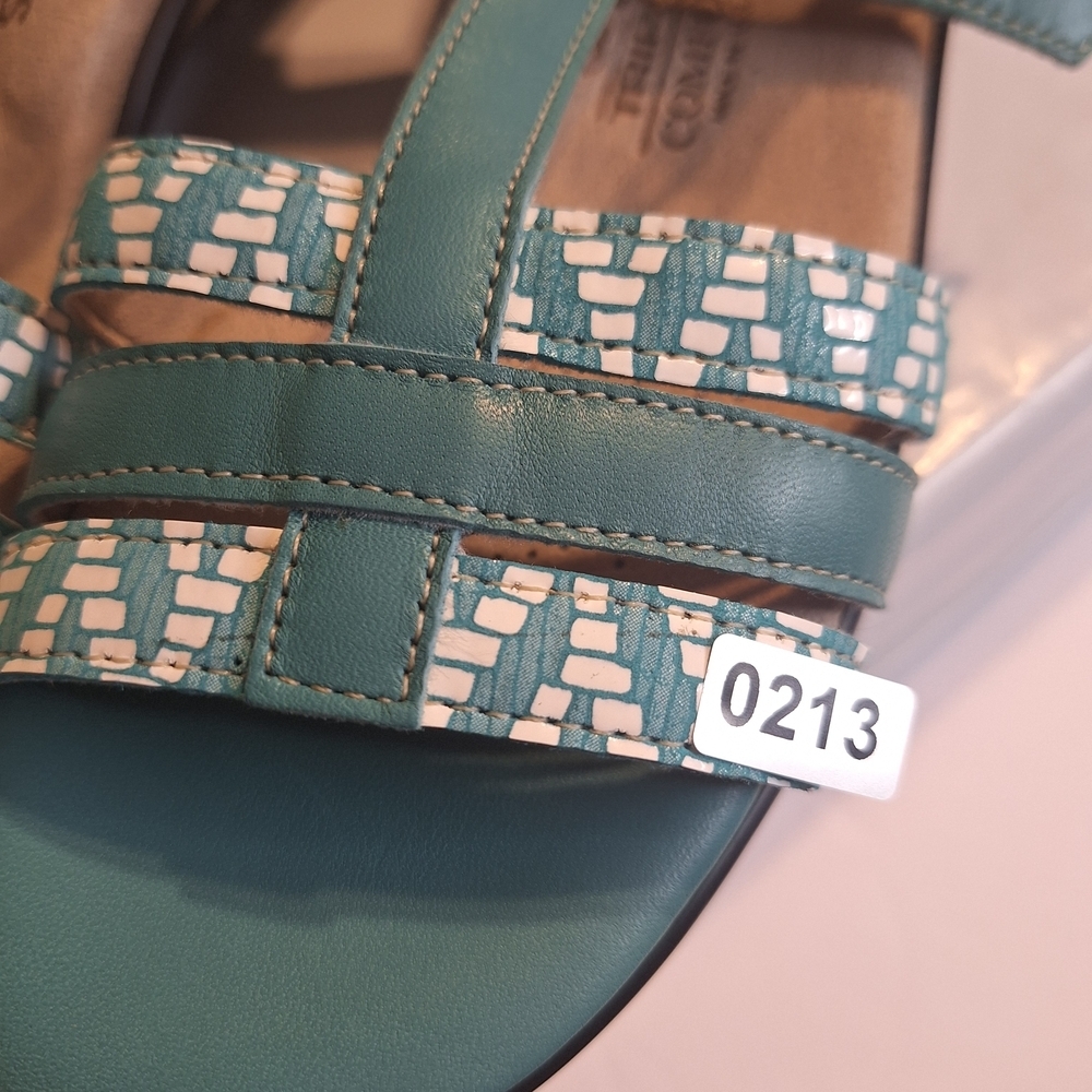 SAS Capri Teal Strappy T‑Bar Sandals with Patterned Accent. Size 7 M - Picture 10 of 10